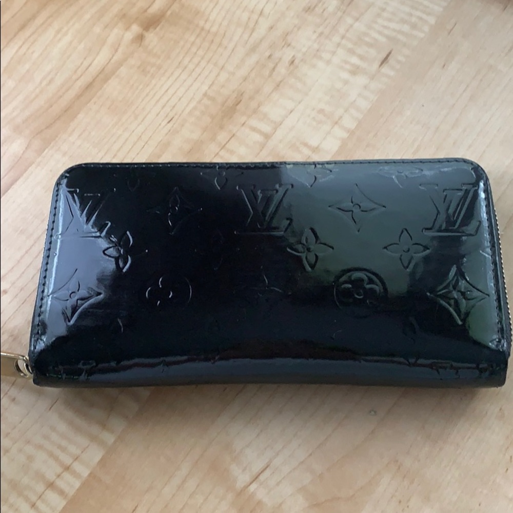 Louis Vuitton vernis zippy wallet